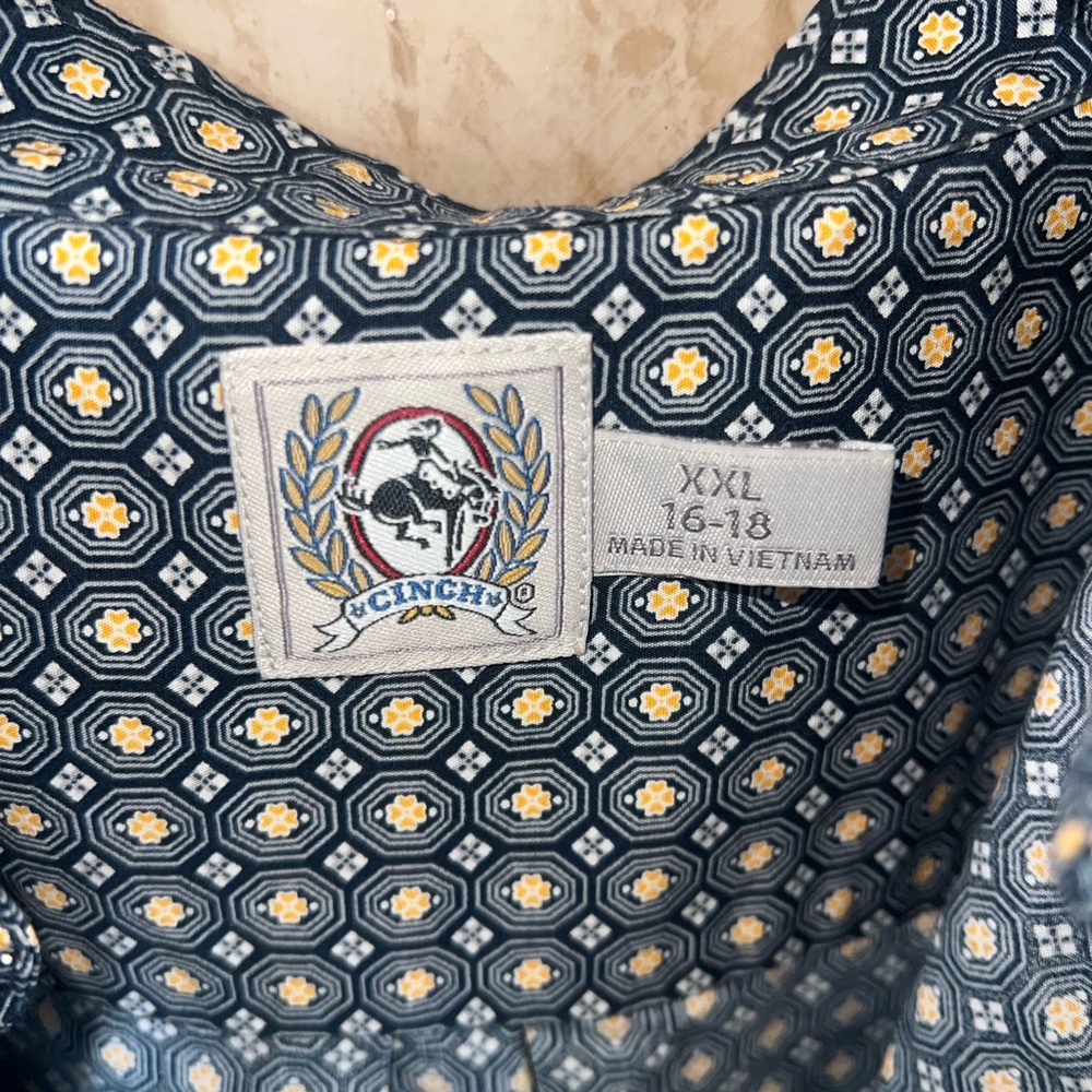 CINCH BOYS BLACK BUTTON DOWN SHIRT - Picture 6 of 7